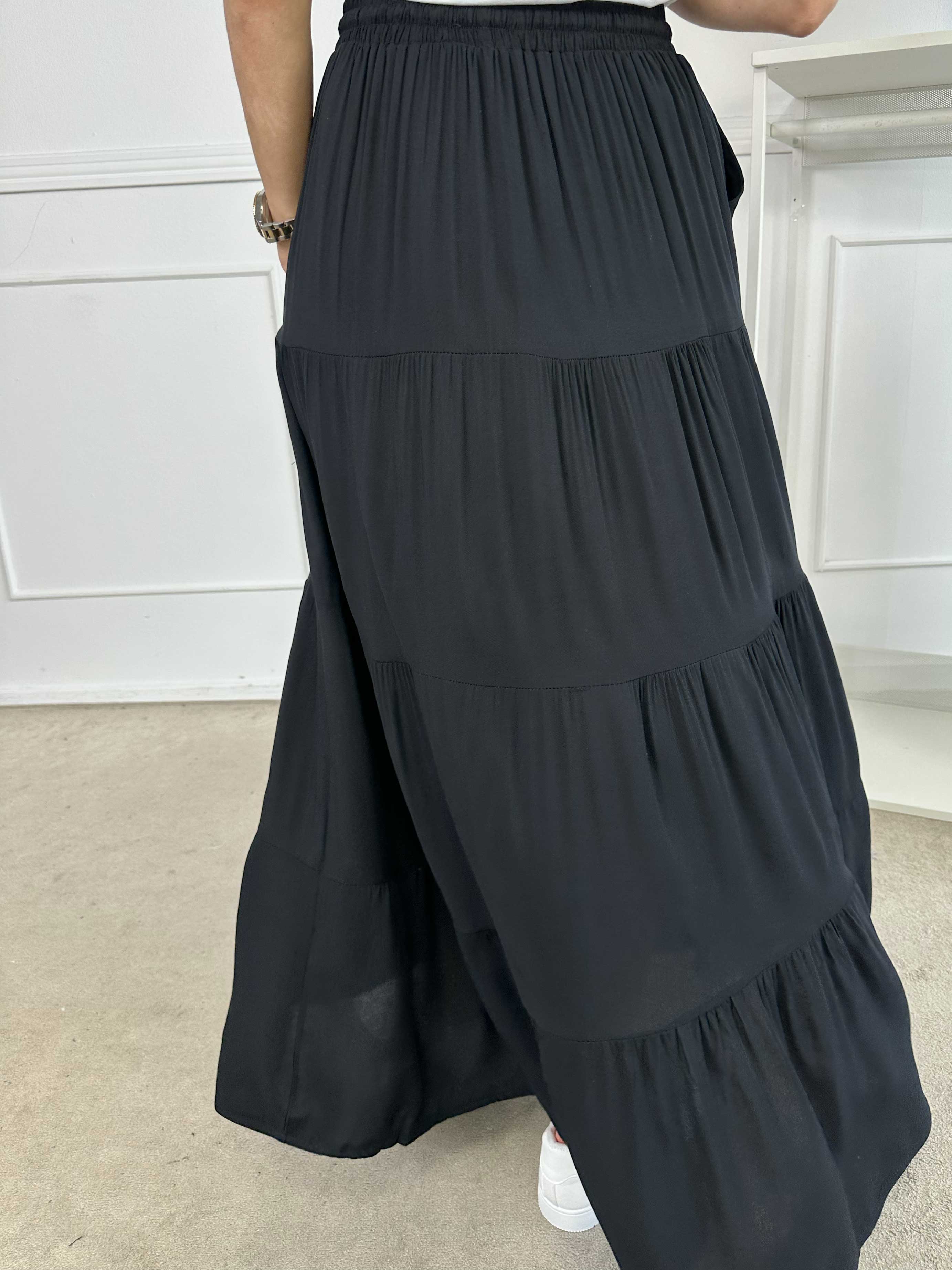 Kayla - Nederdel i viskose med lag på lag look